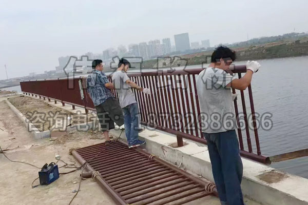 黃驊港貝(bèi)殼湖公園鐵藝欄杆項(xiàng)目 黃驊港貝殼湖公園鐵藝欄杆項目