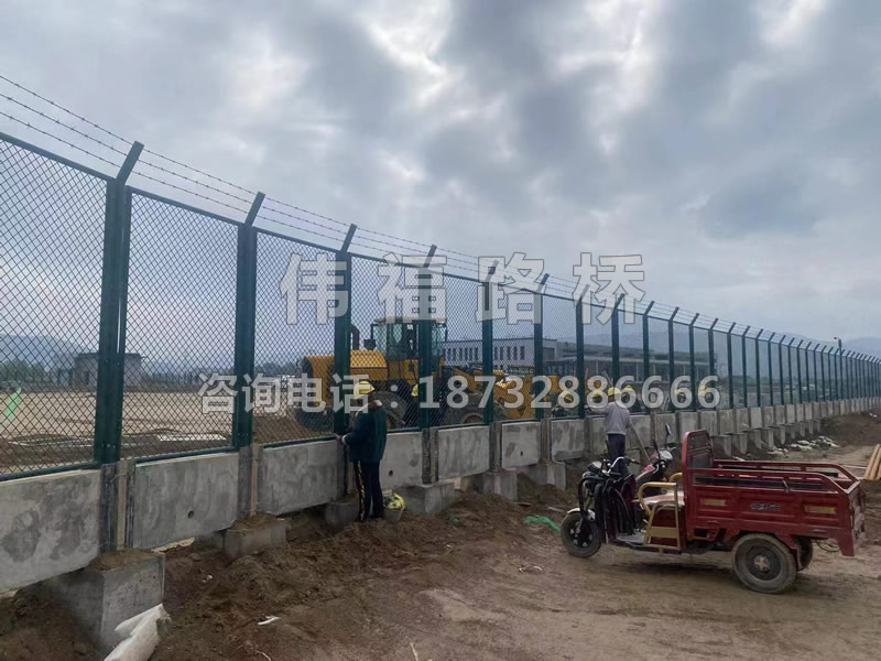 保稅(shuì)區護欄網